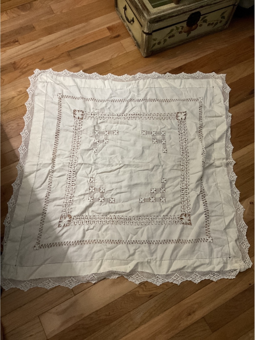 Vintage Handmade White Cotton Lace Tablecloth with Intricate Cutwork